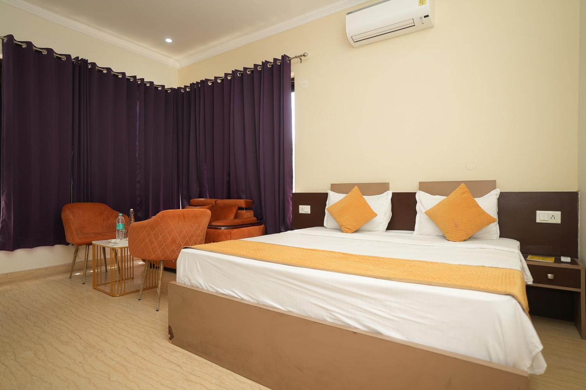 Hotel A.P Residency Гургаон Екстериор снимка