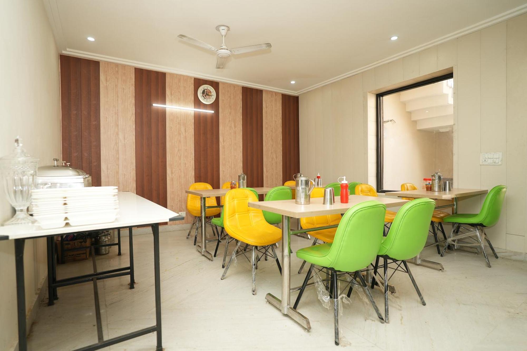 Hotel A.P Residency Гургаон Екстериор снимка